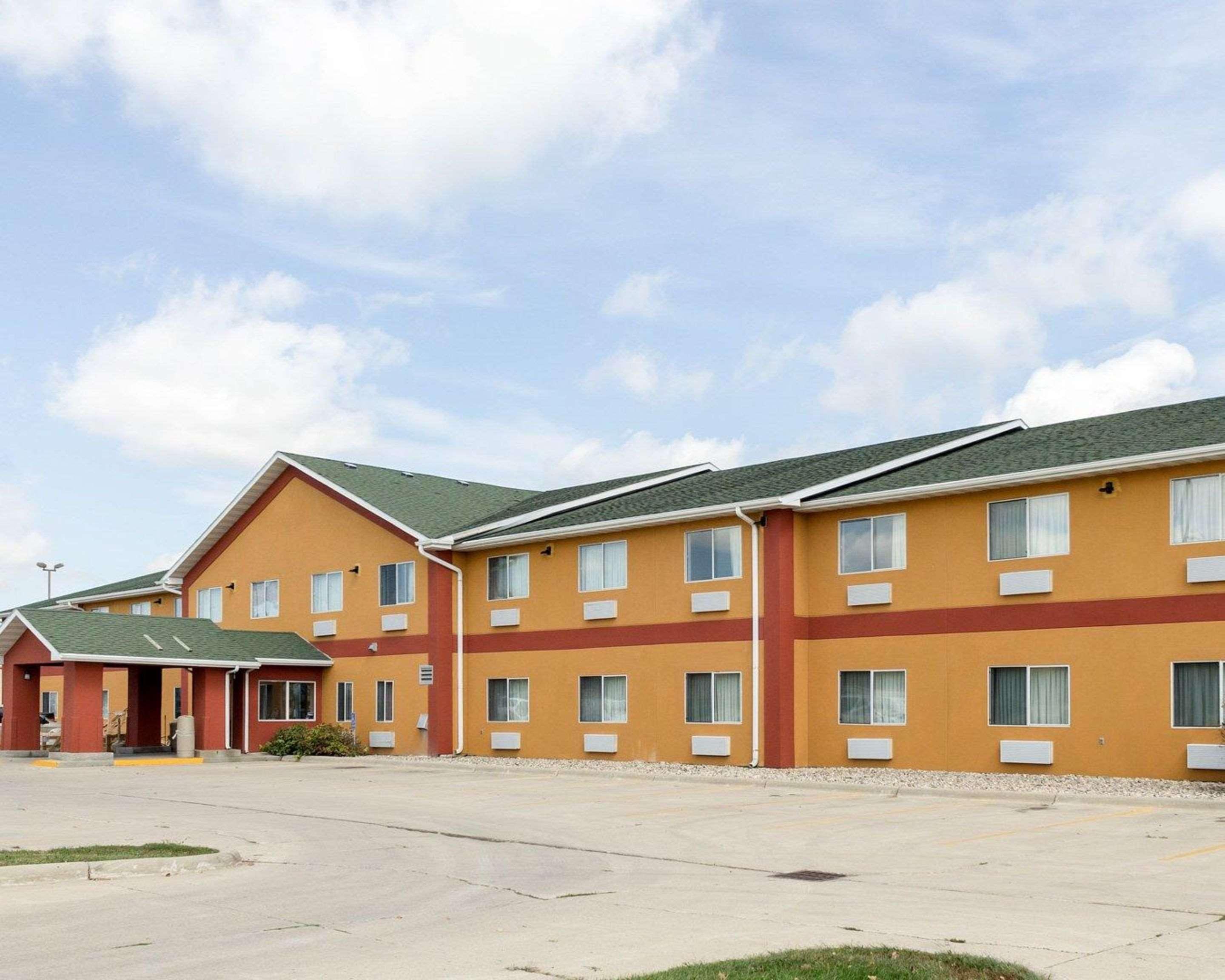 Quality Inn Brookings-University מראה חיצוני תמונה