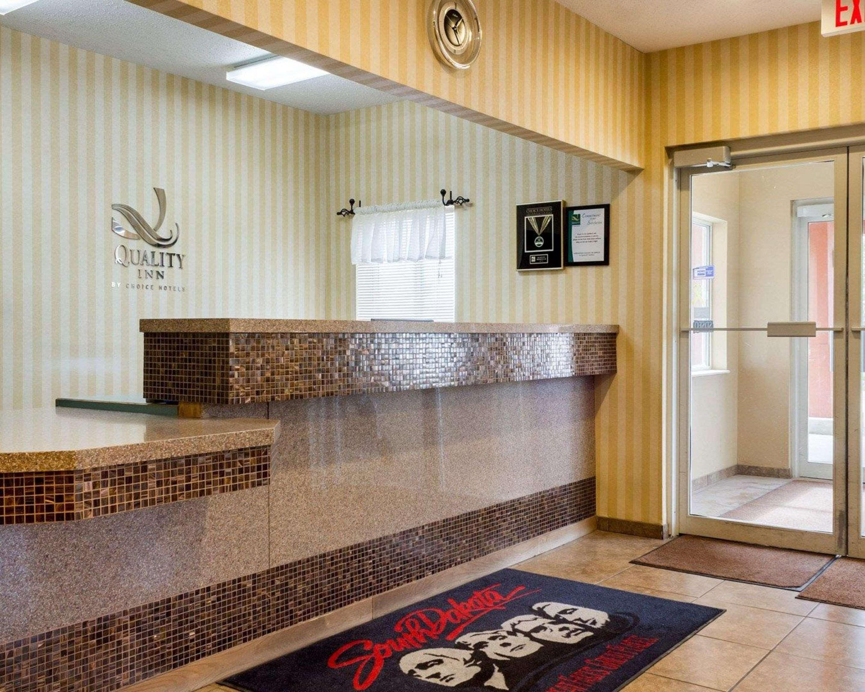 Quality Inn Brookings-University מראה חיצוני תמונה